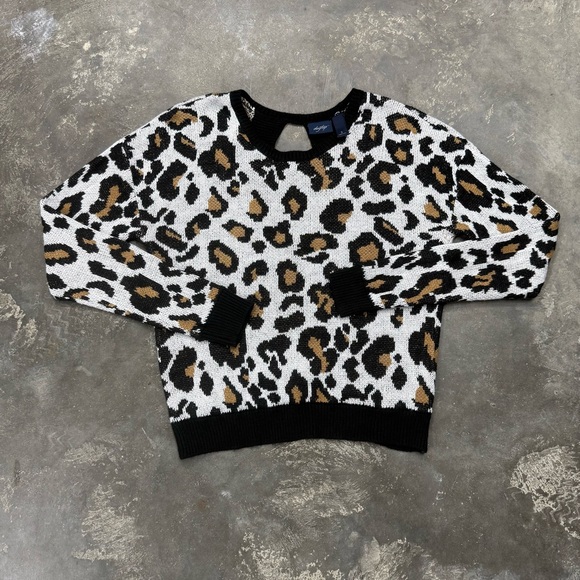 Daytrip Sweaters - Daytrip Leopard Open Back Knit Sweater Cutout